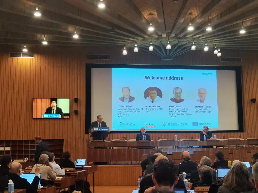 Tawfik Jelassi al simposio UNESCO per il decimo anniversario di Software Heritage